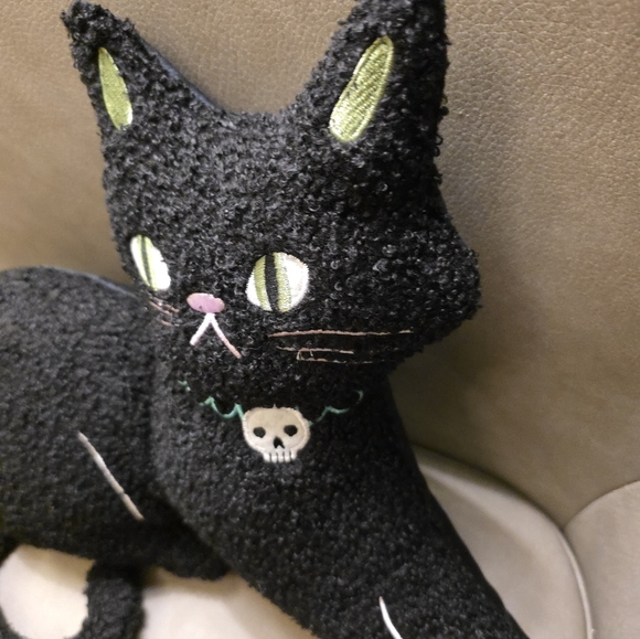 Hyde & EEK! Black Cat Throw Pillow Target Halloween 2025 - Picture 9 of 12